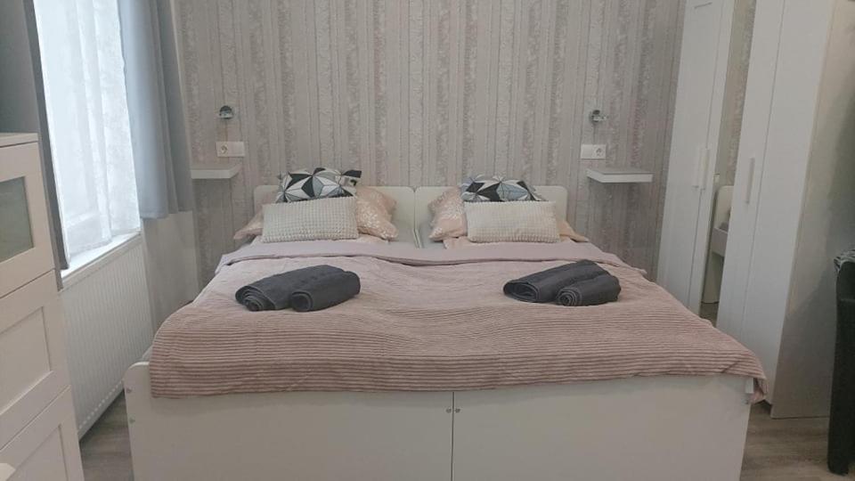 Pompar Belvarosi Apartman Szeged Buitenkant foto
