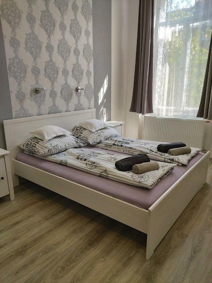 Pompar Belvarosi Apartman Szeged Buitenkant foto